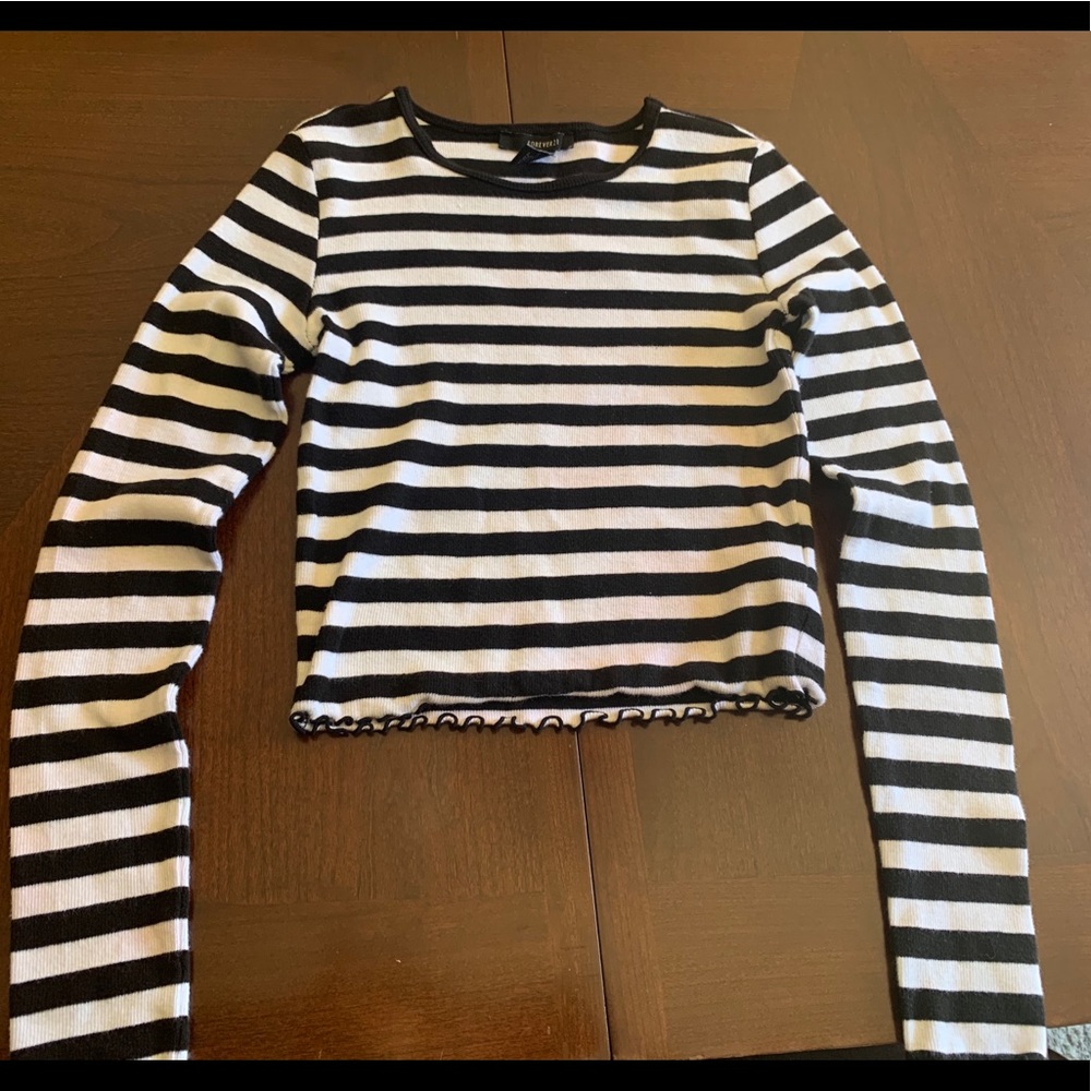 Crop Top Lettuce Trim Long Sleeve